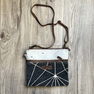 Myra Bag Artless Small & CrossBody Bag